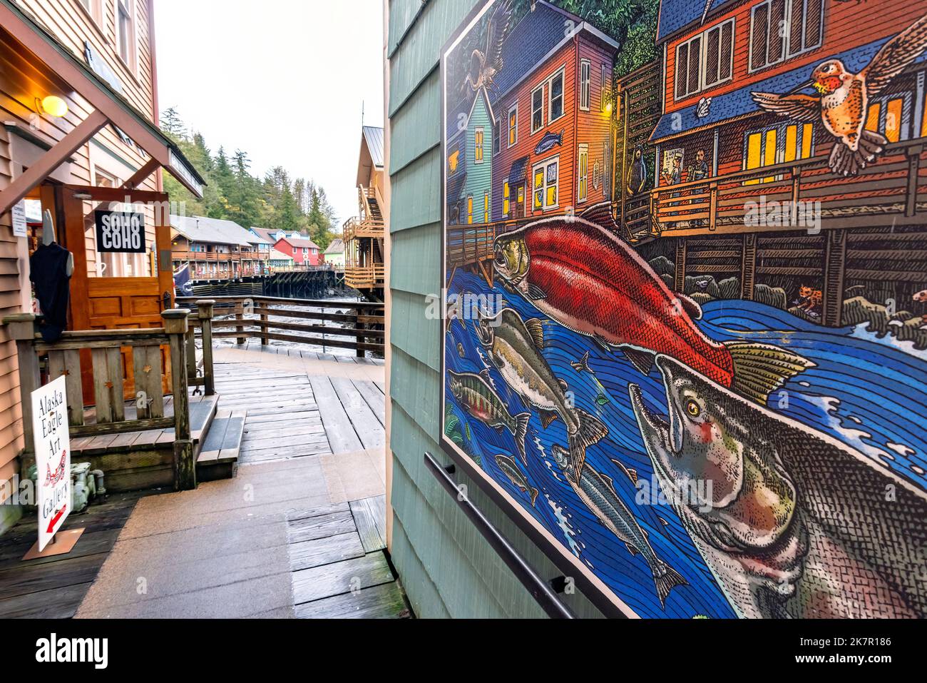 Fresque « Creek Street Life » de l'artiste Ray Troll dans Historic Creek Street à Ketchikan, Alaska, États-Unis Banque D'Images