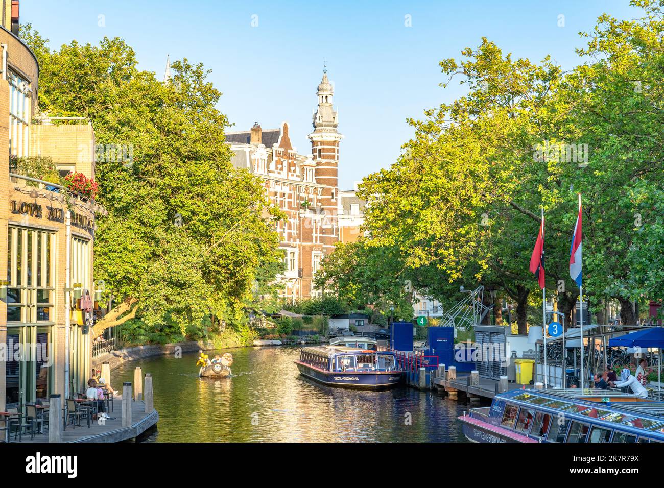 Vue panoramique sur le canal à Amsterdam, pays-Bas Banque D'Images