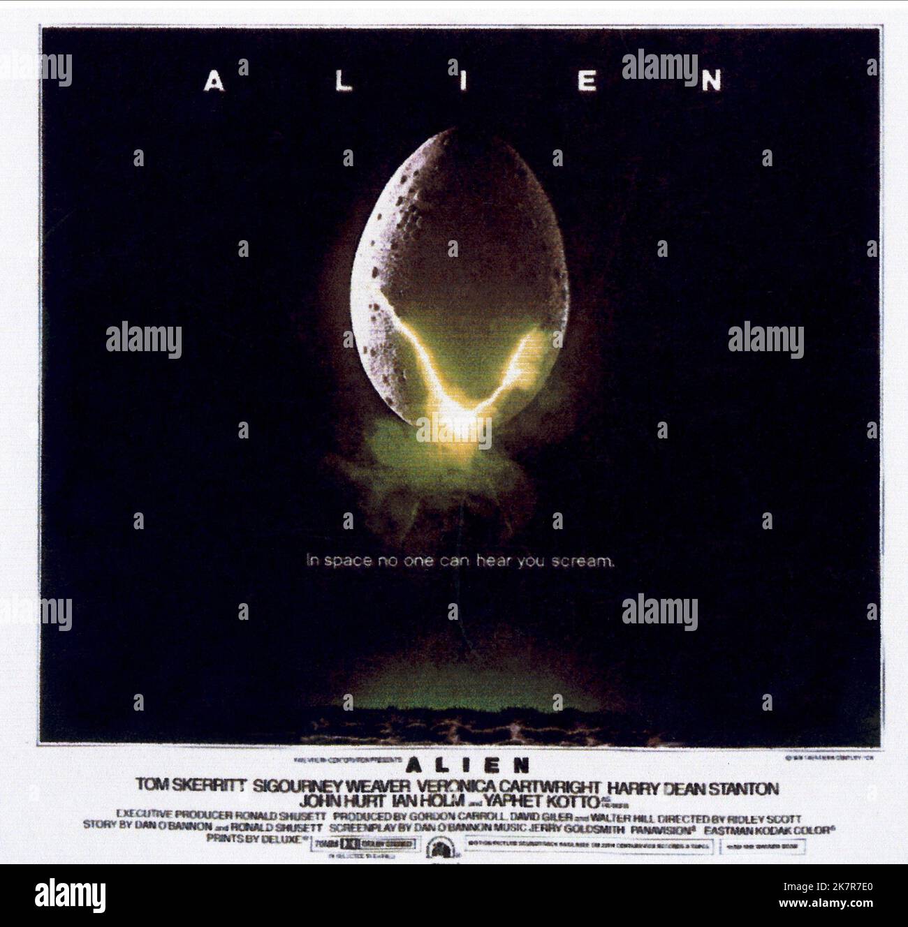 Film Poster film Alien (USA/UK 1979) réalisateur : Ridley Scott 25 mai 1979 **AVERTISSEMENT** cette photographie est à usage éditorial exclusif et est protégée par les droits d'auteur de 20TH CENTURY FOX et/ou du photographe désigné par The film or production Company et ne peut être reproduite que par des publications dans le cadre de la promotion du film ci-dessus. Un crédit obligatoire pour 20TH CENTURY FOX est requis. Le photographe doit également être crédité lorsqu'il est connu. Aucune utilisation commerciale ne peut être accordée sans autorisation écrite de The film Company. Banque D'Images