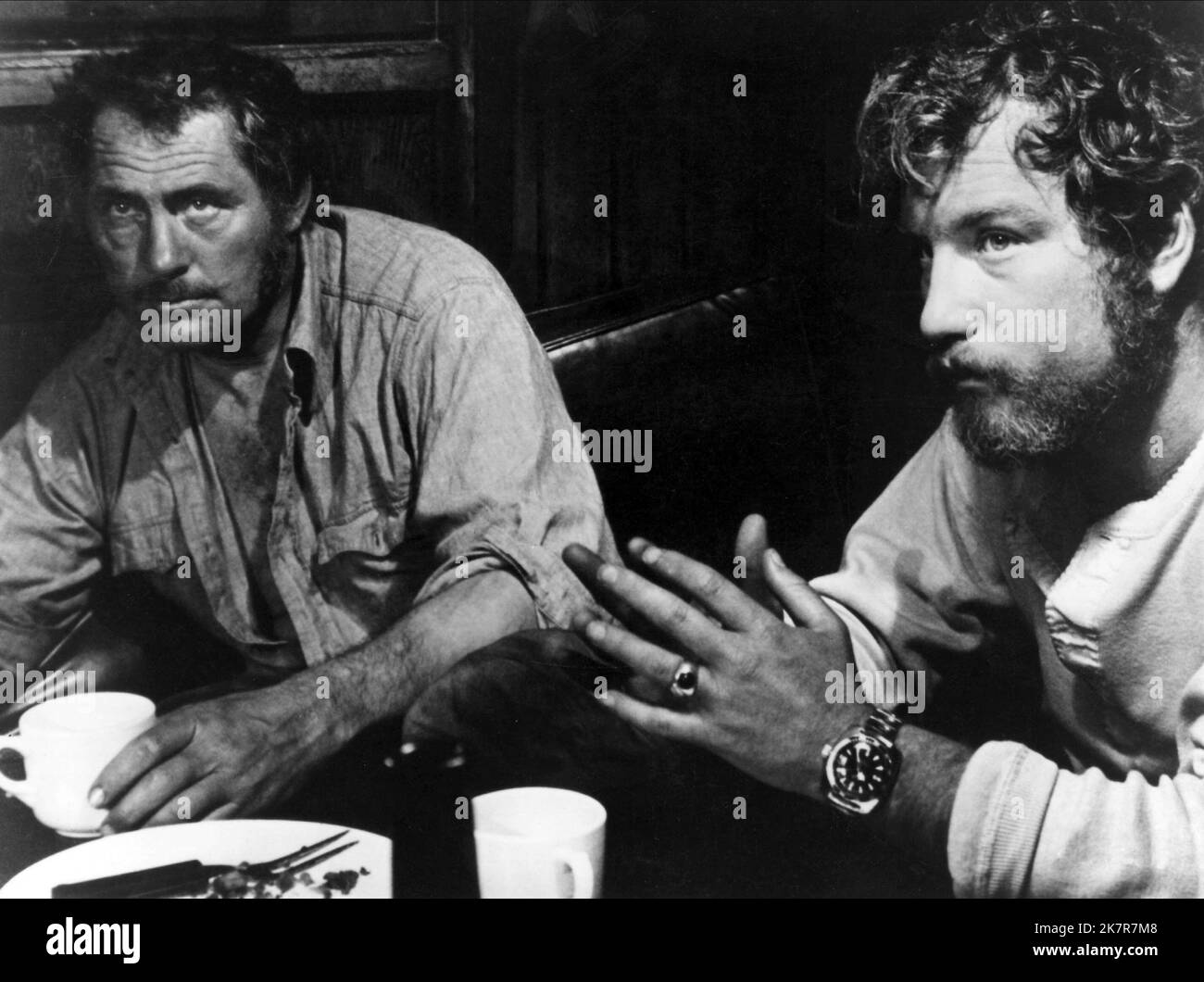 Robert Shaw & Richard Dreyfuss film Jaws (USA 1975) personnages : Quint, Matt Hooper réalisateur : Steven Spielberg 20 juin 1975 **AVERTISSEMENT** cette photographie est réservée à un usage éditorial et est la propriété d'UNIVERSAL et/ou du photographe assigné par le film ou la société de production et ne peut être reproduite que par des publications en liaison avec la promotion du film ci-dessus. Un crédit obligatoire pour UNIVERSAL est requis. Le photographe doit également être crédité lorsqu'il est connu. Aucune utilisation commerciale ne peut être accordée sans autorisation écrite de The film Company. Banque D'Images