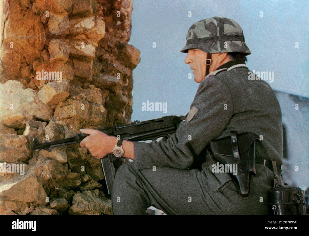 Richard Burton Sergent Steiner (1974) personnages : Sgt Steiner réalisateur : Andrew V. Mclaglen 01 mars 1979 **AVERTISSEMENT** cette photographie est réservée à un usage éditorial et est protégée par les droits d'auteur de NULL et/ou du photographe désigné par le film ou la société de production et ne peut être reproduite que par des publications en liaison avec la promotion du film ci-dessus. Un crédit obligatoire à NULL est requis. Le photographe doit également être crédité lorsqu'il est connu. Aucune utilisation commerciale ne peut être accordée sans autorisation écrite de The film Company. Banque D'Images