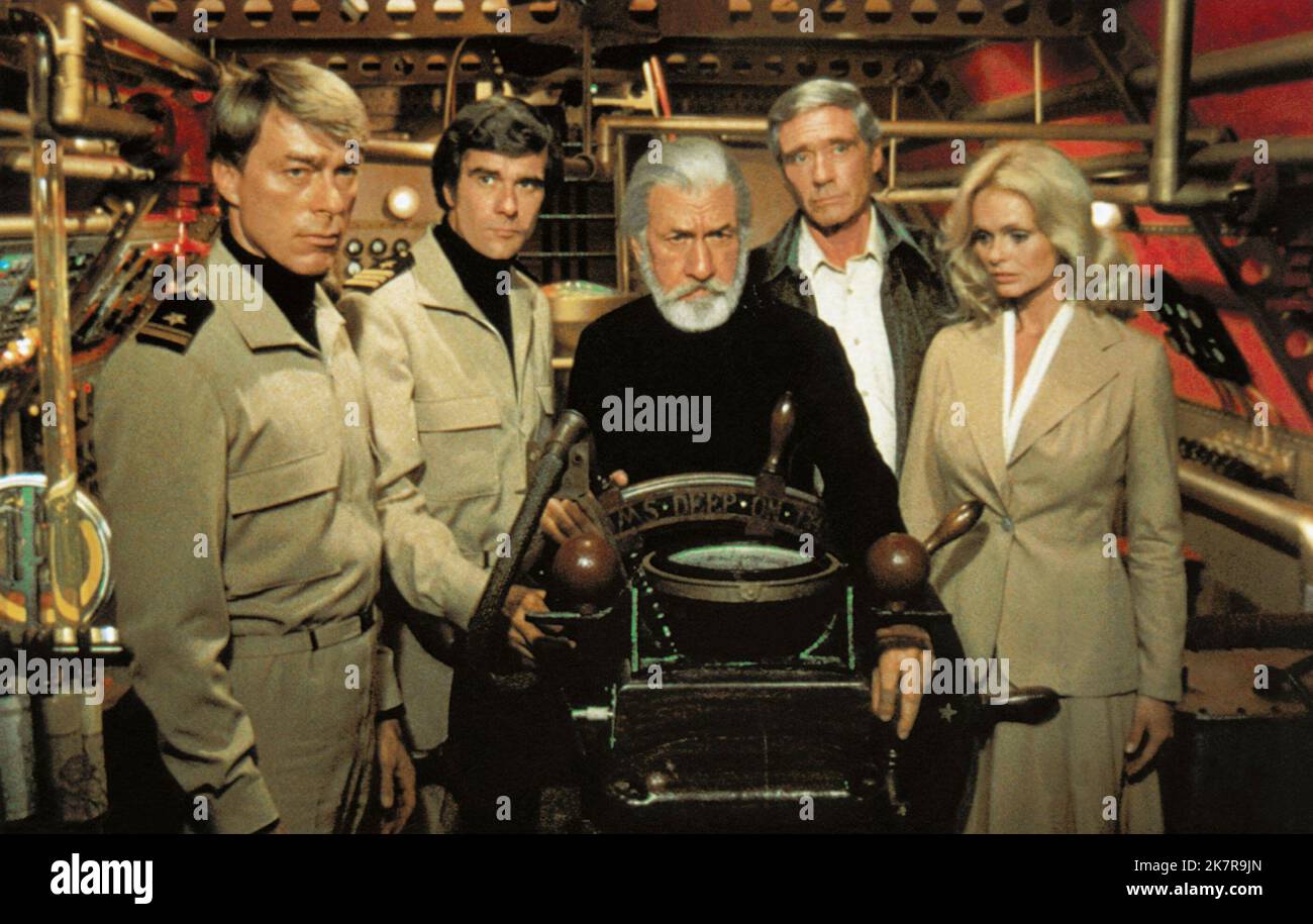 Burr Debenning, Tom Hallick, Jose Ferrer, Mel Ferrer & Lynda film de la Journée : le retour du capitaine Nemo ; les personnages de Captain Nemo (TV-film) : Jim porter, Tom Franklin, Dr. Robert Cook & USA 1978, / Titel Auch: 'Abenteuer in Atlantis' Directeur: Alex March & Paul Stader 08 mars 1978 **AVERTISSEMENT** cette photo est destinée à un usage éditorial exclusif et est le copyright de WARNER BROS. Et/ou le photographe désigné par la Société de film ou de production et ne peut être reproduit que par des publications en conjonction avec la promotion du film ci-dessus. Crédit obligatoire pour WARNER BROS. est obligatoire. La photo Banque D'Images