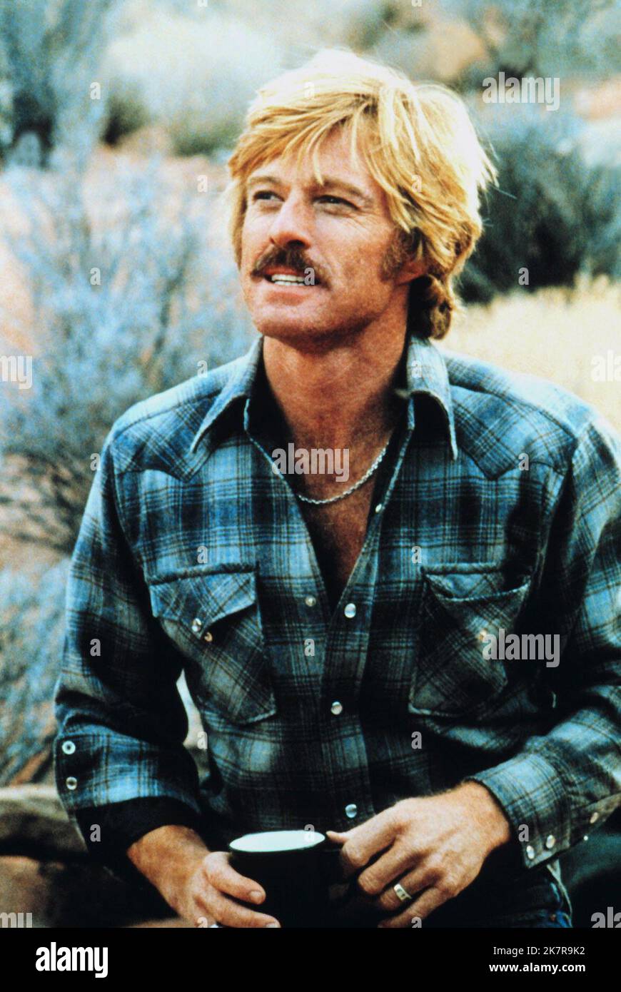 Robert Redford film: The Electric Horseman (USA 1979) personnages: Norman 'Sonny' Steele Directeur: Sydney Pollack 19 décembre 1979 **AVERTISSEMENT** cette photographie est destinée à un usage éditorial exclusif et est protégée par les droits d'auteur de COLUMBIA PICTURES et/ou du photographe assigné par la Société de film ou de production et ne peut être reproduite que par des publications en conjonction avec la promotion du film ci-dessus. Un crédit obligatoire pour LES PHOTOS DE COLUMBIA est requis. Le photographe doit également être crédité lorsqu'il est connu. Aucune utilisation commerciale ne peut être accordée sans l'autorisation écrite de la Société du film. Banque D'Images