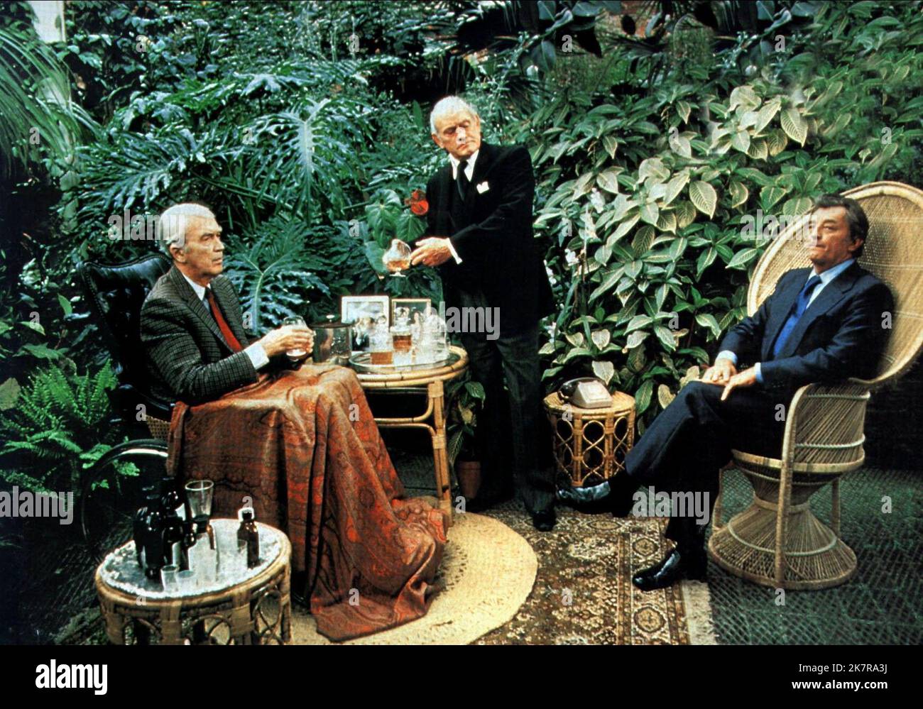 James Stewart, Harry Andrews & Robert Mitchum film: The Big Sleep (UK/USA 1978) personnages: General Sternwood,Norris & Philip Marlowe / Literaturverfilmung (basé sur le livre de Raymond Chandler) Directeur: Michael Winner 13 mars 1978 **AVERTISSEMENT** cette photographie est destinée à un usage éditorial exclusif et est protégée par les droits d'auteur d'ITC ENTERTAINMENT et/ou du photographe attribué par la Société de film ou de production et ne peut être reproduite que par des publications dans le cadre de la promotion du film ci-dessus. Un crédit obligatoire pour LES DIVERTISSEMENTS ITC est requis. Le photographe doit également être crédité lorsqu'il sait Banque D'Images