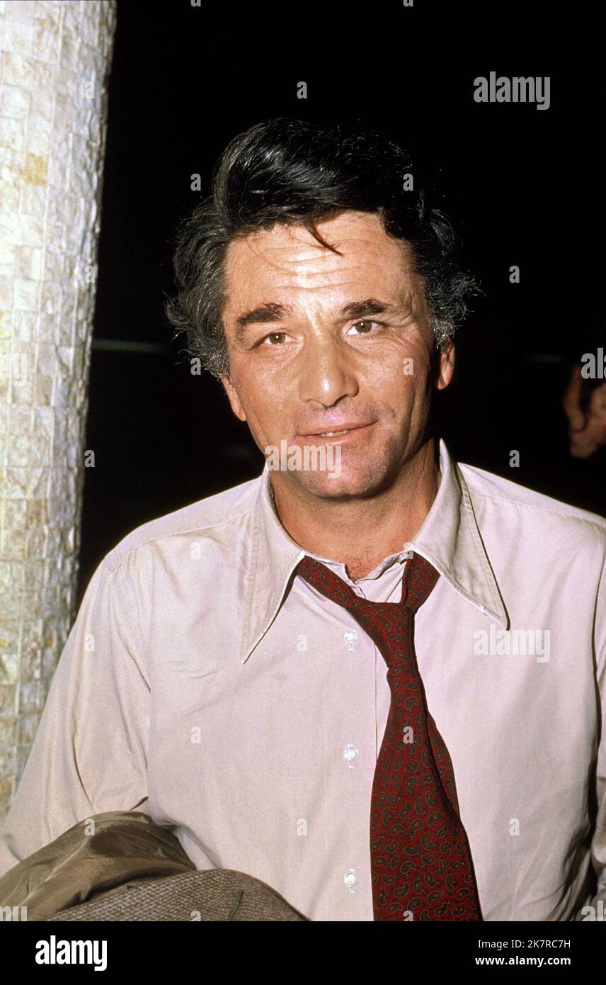 Peter Falk Television: Columbo (TV-Serie) USA 1971-2003, 01 Mars 1971 **AVERTISSEMENT** cette photographie est à usage éditorial exclusif et est le copyright de L'UNIVERSEL et/ou du photographe assigné par la Société de film ou de production et ne peut être reproduite que par des publications en conjonction avec la promotion du film ci-dessus. Un crédit obligatoire pour UNIVERSEL est requis. Le photographe doit également être crédité lorsqu'il est connu. Aucune utilisation commerciale ne peut être accordée sans l'autorisation écrite de la Société du film. Banque D'Images