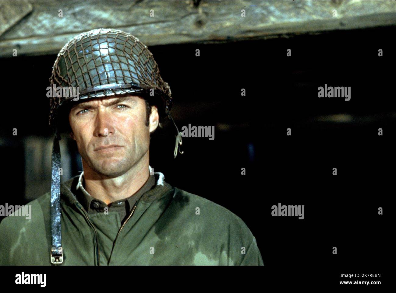 Clint Eastwood film: Kelly'S Heroes (USA/YU 1970) personnages: Pvt. Kelly Directeur: Brian G.Hutton 23 juin 1970 **AVERTISSEMENT** cette photographie est destinée à un usage éditorial exclusif et est protégée par les droits d'auteur de MGM et/ou du photographe attribué par la Société de film ou de production et ne peut être reproduite que par des publications dans le cadre de la promotion du film ci-dessus. Un crédit obligatoire pour MGM est requis. Le photographe doit également être crédité lorsqu'il est connu. Aucune utilisation commerciale ne peut être accordée sans l'autorisation écrite de la Société du film. Banque D'Images