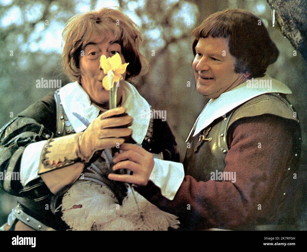 Bob Todd & Benny Hill film: The Best of Benny Hill (1974) personnages: Divers rôles et lui-même / Fred Snob / M. Chow Mein / Tommy Tupper / Mervyn Cruddy / divers Directeur: John Robins 01 décembre 1974 **AVERTISSEMENT** cette photographie est à usage éditorial exclusif et est le copyright de THAMES TV et/ou le photographe assigné par la Société de film ou de production et ne peut être reproduite que par des publications dans le cadre de la promotion du film ci-dessus. Un crédit obligatoire pour THAMES TV est requis. Le photographe doit également être crédité lorsqu'il est connu. Aucune utilisation commerciale ne peut être accordée sans wr Banque D'Images