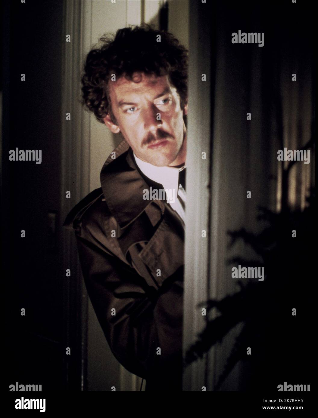 Donald Sutherland film: Invasion of the Body Snatchers (USA 1978) personnages: Matthew Bennell Directeur: Philip Kaufman 20 décembre 1978 **AVERTISSEMENT** cette photographie est destinée à un usage éditorial exclusif et est protégée par les droits d'auteur de MGM et/ou du photographe attribué par la Société de film ou de production et ne peut être reproduite que par des publications dans le cadre de la promotion du film ci-dessus. Un crédit obligatoire pour MGM est requis. Le photographe doit également être crédité lorsqu'il est connu. Aucune utilisation commerciale ne peut être accordée sans l'autorisation écrite de la Société du film. Banque D'Images