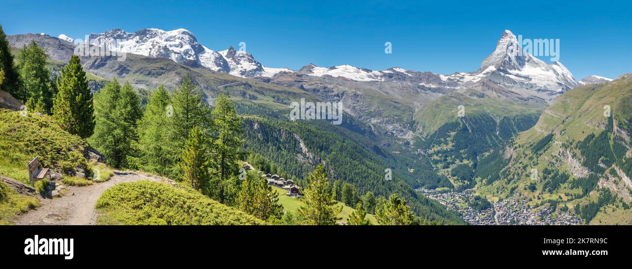 Le panorama des alpes suisses de walliser avec les sommets du Cervin et de Breithorn sur le Zermatt dans la vallée du Mattertal. Banque D'Images