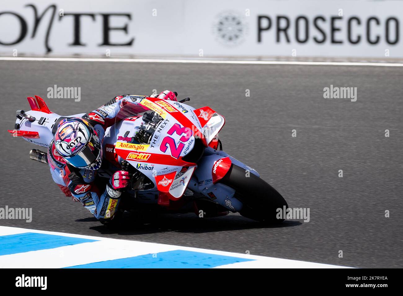 Phillip Island, Australie, 14 octobre 2022. ENEA Bastianini d'Italie sur le Gresini Racing Ducati pendant le MotoGP Free Practice 2 au MotoGP australien 2022 au circuit de Phillip Island sur 14 octobre 2022 à Phillip Island, en Australie. Crédit : Dave Helison/Speed Media/Alamy Live News Banque D'Images