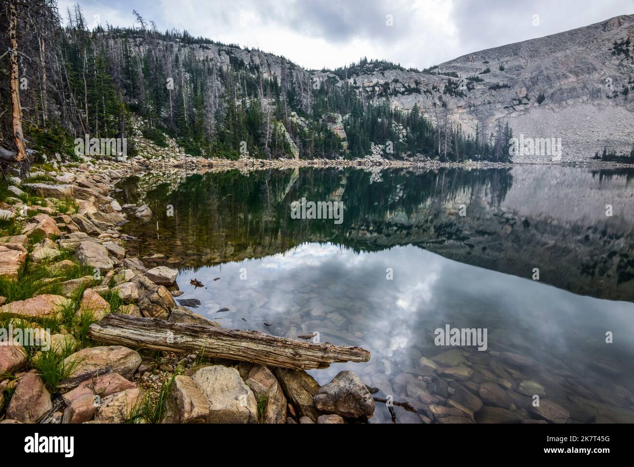 Lac Kamas, lac de haute montagne dans les montagnes Uinta de l'Utah, États-Unis Banque D'Images