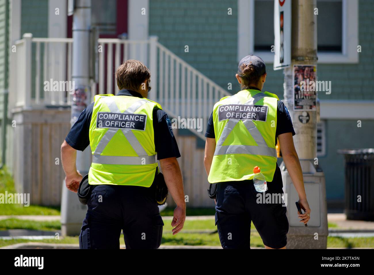 Agents de conformité aux règlements municipaux de la municipalité régionale de Halifax (administration municipale) à Halifax, Nouvelle-Écosse, Canada Banque D'Images