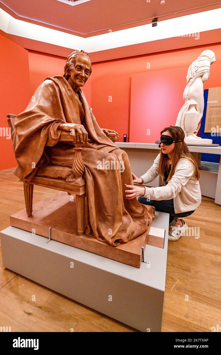 Exposition intitulée 'l'art et la matière, priere de toucher” (Art et matière, Veuillez toucher) au Musée des Beaux-Arts de Rouen (Nord de la France) sur Apri Banque D'Images