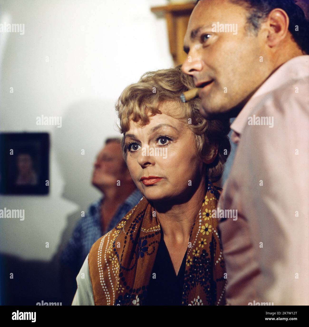 Derrick, Krimiserie, Deutschland 1974 - 1998, erste produzierte Folge: Mitternachtsbus, Regie: Theodor Grädler, Darsteller: Bruni Löbel, Werner Kreindl Banque D'Images