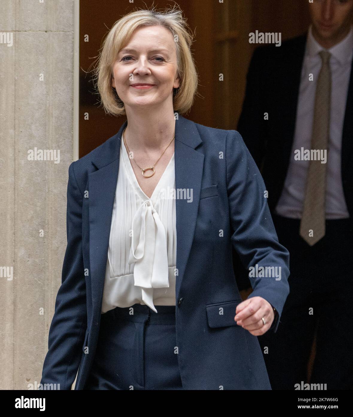 Londres, Royaume-Uni. 19th octobre 2022. Liz Truss Premier ministre, quitte 10 Downing Street pour les premiers ministres questions crédit: Ian Davidson/Alay Live News Banque D'Images