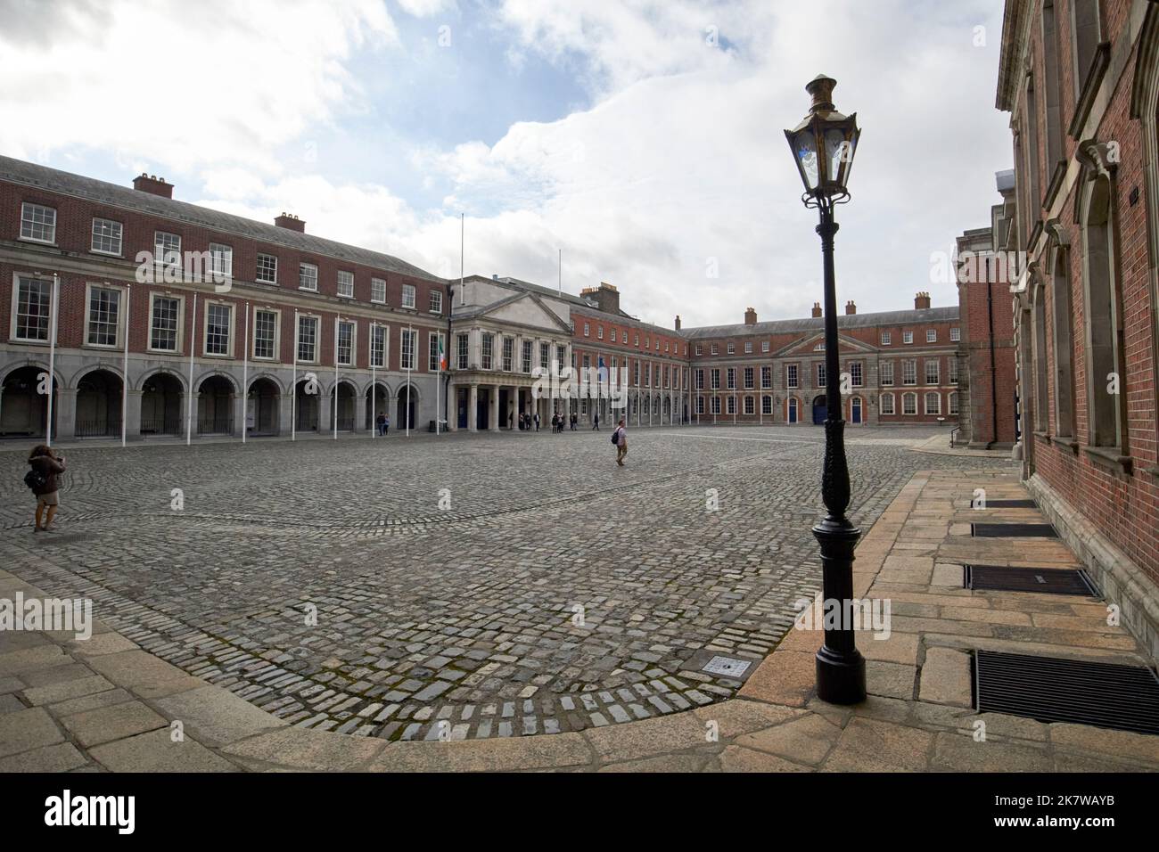 place de la cour centrale du château de dublin donnant sur les appartements de l'état et georges hall dublin république d'irlande Banque D'Images