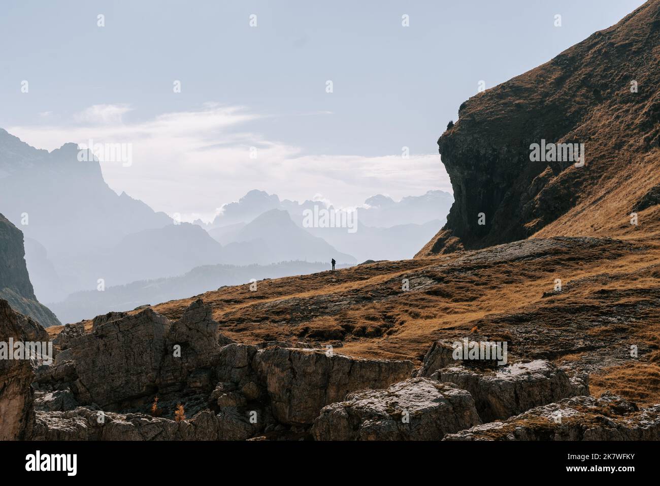Die Belluner Dolomiten am Passo Giau. Wunderschöner Blick aus der Luft auf den Monte Pelmo im Herbst 1 Banque D'Images