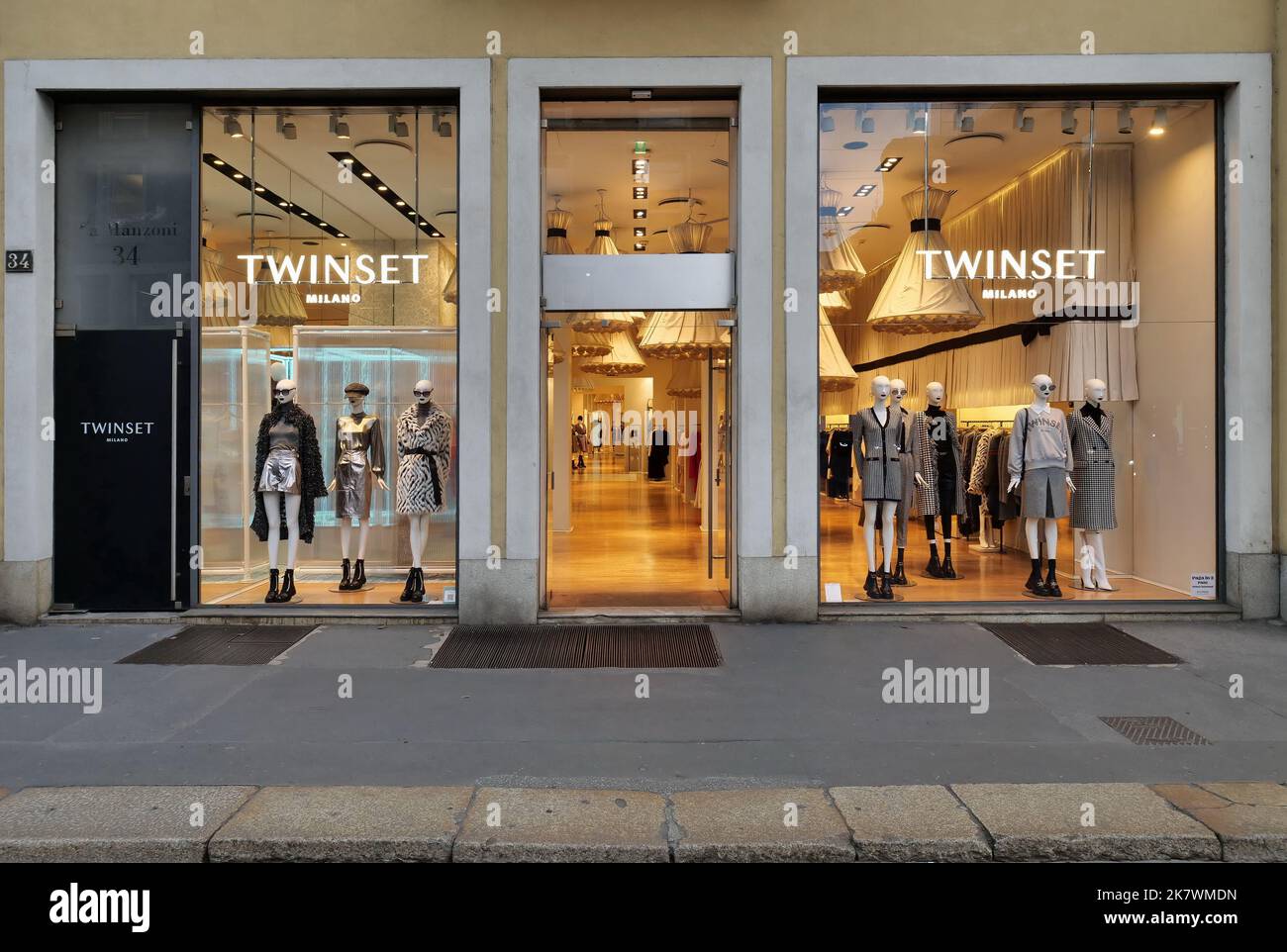 Boutique Twinset dans la rue Montenapoleone, quartier de la mode de Milan, Lombardie, Italie Banque D'Images