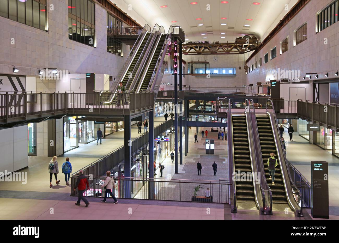 Vue intérieure de turbine Hall B dans la station électrique de Battersea, Londres, Royaume-Uni. Ouvert en octobre 2022. Banque D'Images