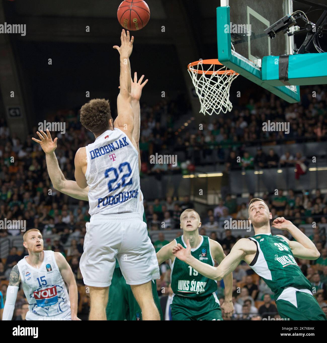 Wroclaw, Pologne, 18 octobre 2022. 7days Eurocup: WKS Slask Wroclaw (chemises vertes) vs Buducnost VOLI Podgorica (chemises blanches) dans Centennial Hall. Photo: #22 Igor Drobnjak © Piotr Zajac/Alay Live News Banque D'Images