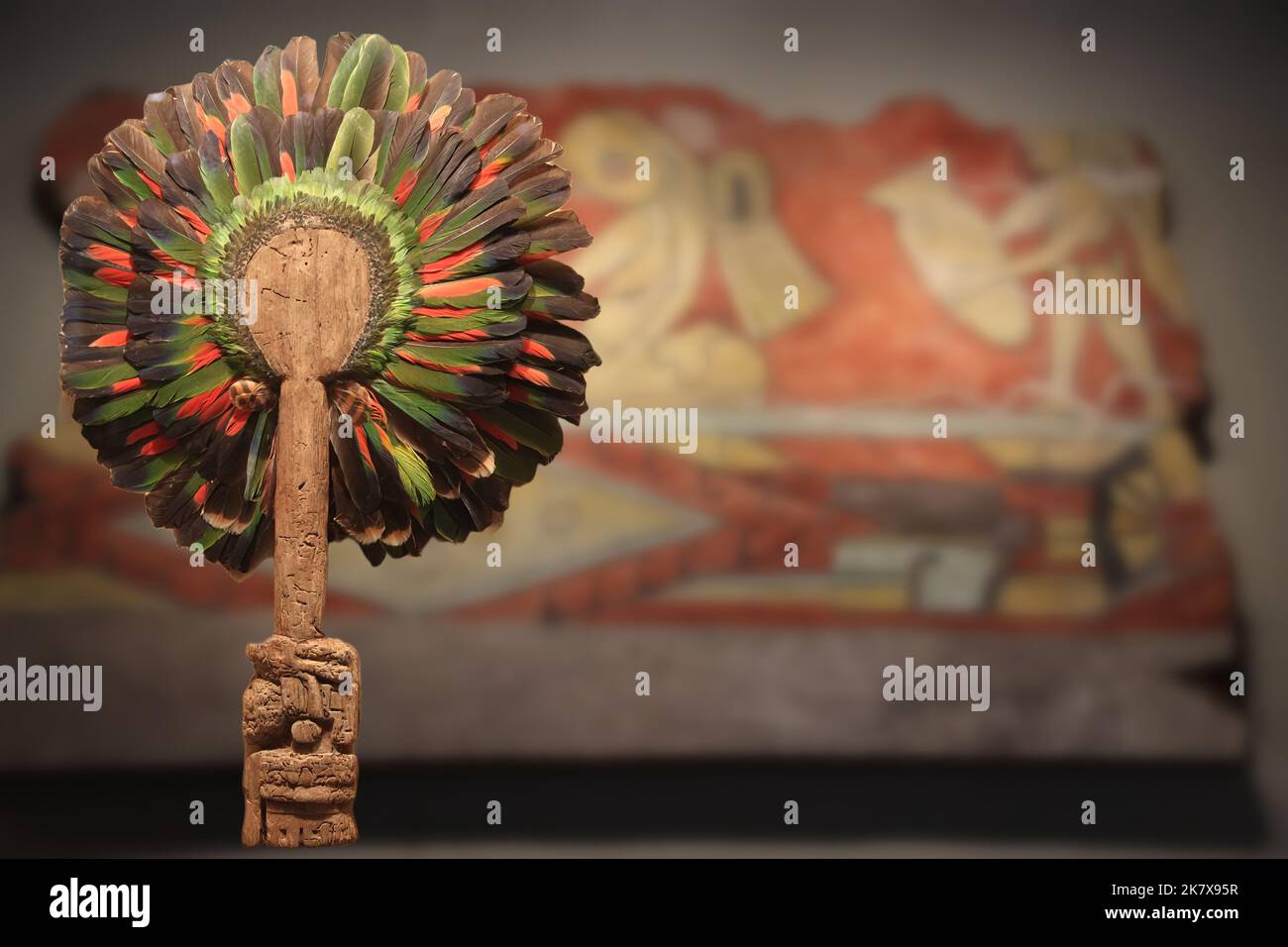 Aztec Art - Un magnifique éventail de plumes Aztec Banque D'Images