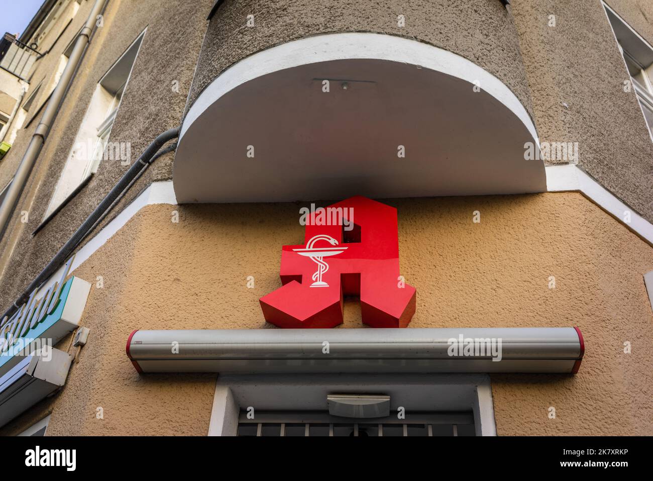 Signe de la pharmacie rouge (Apotheke), Allemagne, Europe Banque D'Images