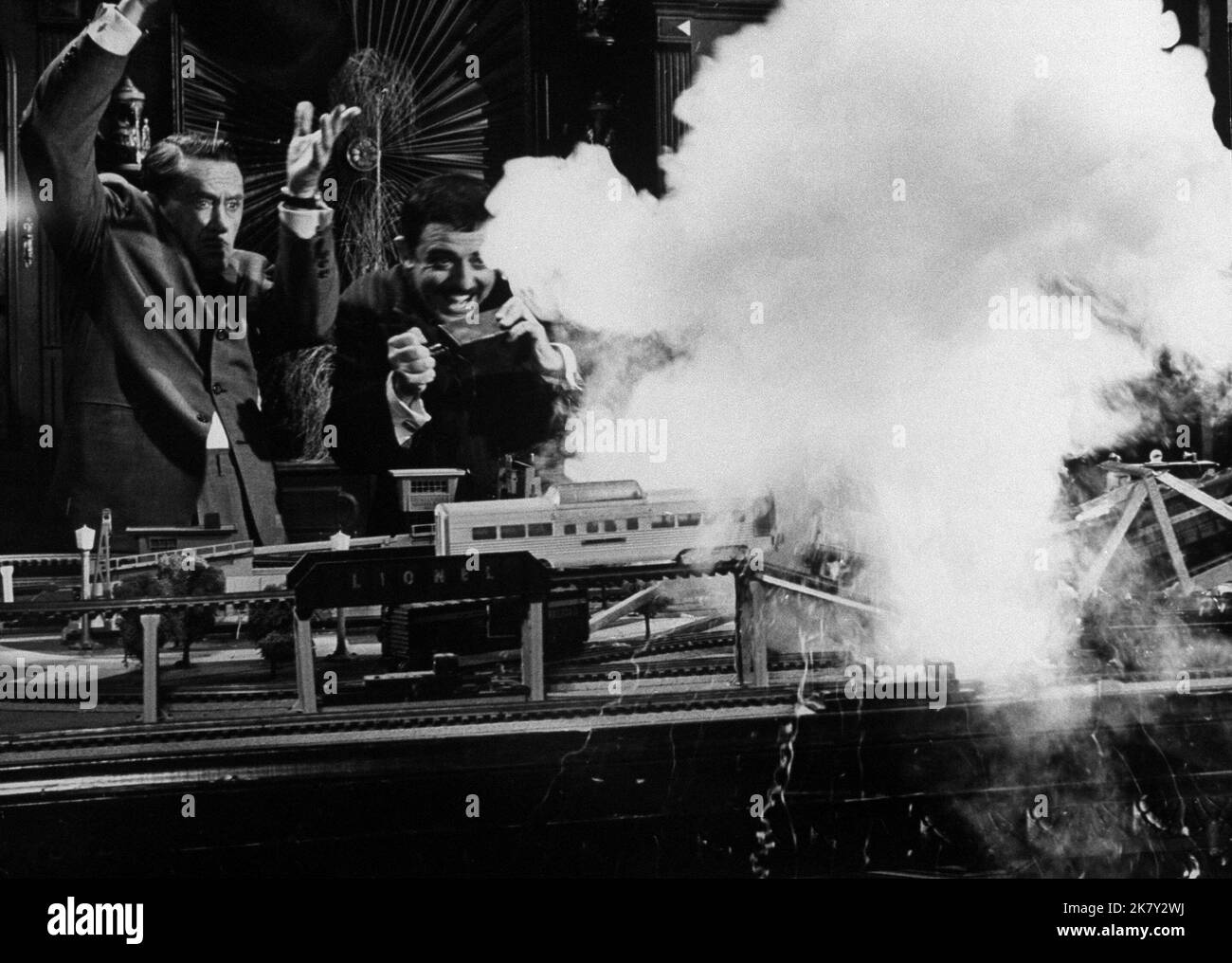 John Astin Television : The Addams Family (TV-Serie) personnages : Gomez Addams USA 1964-1966, 18 septembre 1964 **AVERTISSEMENT** cette photographie est réservée à un usage éditorial et est la propriété de ABC et/ou du photographe désigné par The film or production Company et ne peut être reproduite que par des publications en liaison avec la promotion du film ci-dessus. Un crédit obligatoire à ABC est requis. Le photographe doit également être crédité lorsqu'il est connu. Aucune utilisation commerciale ne peut être accordée sans autorisation écrite de The film Company. Banque D'Images