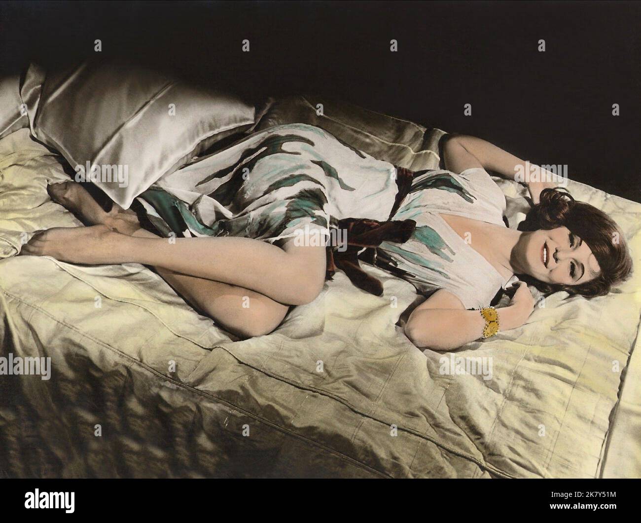 Geraldine page film: Sweet Bird of Youth (USA 1962) personnages: Alexandra Del Lago / Literaturverfilmung (basé sur le jeu de Tennessee Williams) Directeur: Richard Brooks 21 mars 1962 **AVERTISSEMENT** cette photographie est à usage éditorial seulement et est le droit d'auteur de ROXBURY PRODUCTIONS Inc Et/ou le photographe désigné par la Société de film ou de production et ne peut être reproduit que par des publications en conjonction avec la promotion du film ci-dessus. Un crédit obligatoire à ROXBURY PRODUCTIONS Inc est obligatoire. Le photographe doit également être crédité lorsqu'il est connu. Aucune utilisation commerciale ne peut être accordée Banque D'Images