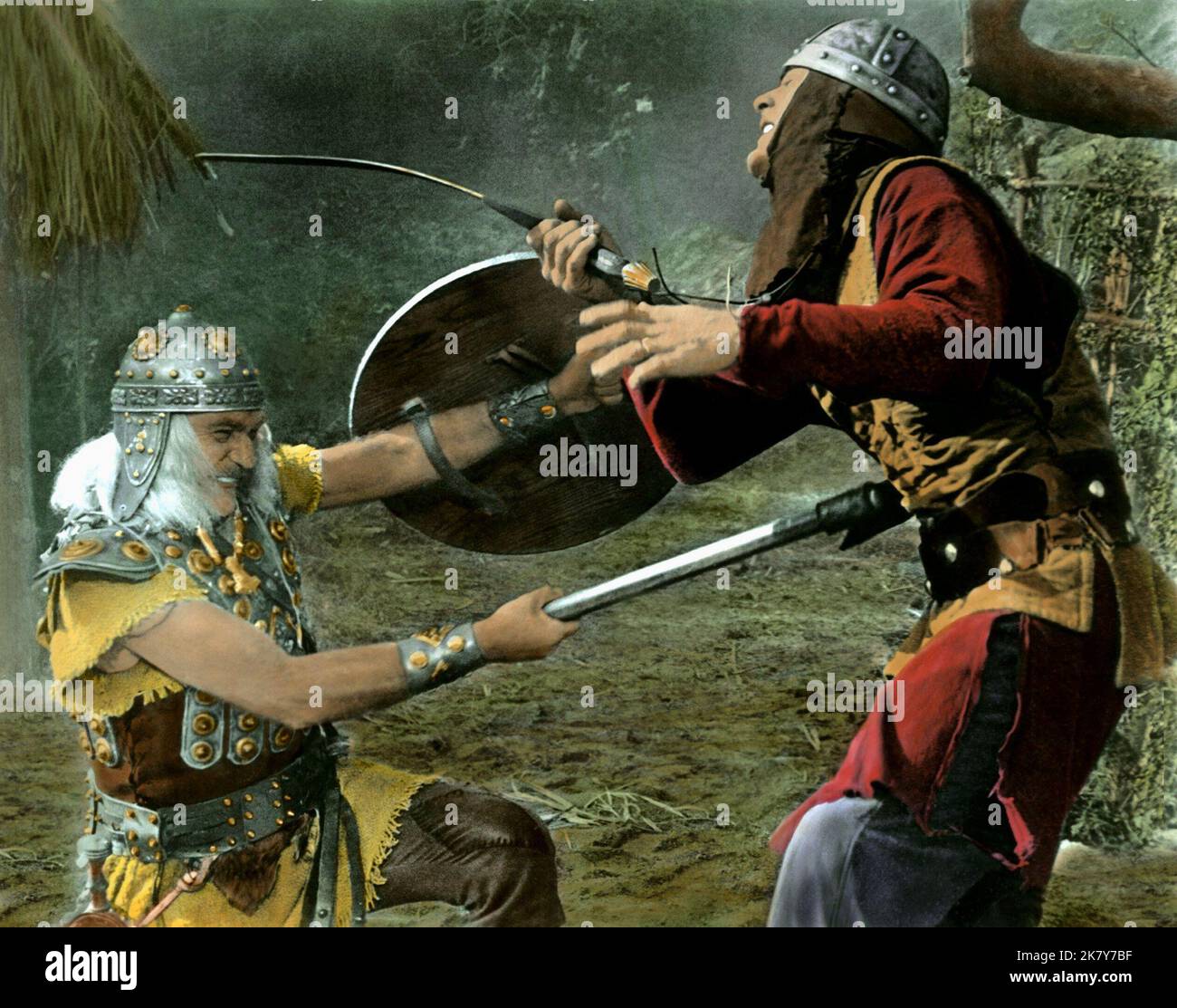 Film de scène de combat le Seigneur de guerre (1962) réalisateur : Franklin J. Schaffner 17 novembre 1965 **AVERTISSEMENT** cette photographie est à usage éditorial exclusif et est la propriété d'UNIVERSAL et/ou du photographe désigné par la société de production et ne peut être reproduite que par des publications en liaison avec la promotion du film ci-dessus. Un crédit obligatoire pour UNIVERSAL est requis. Le photographe doit également être crédité lorsqu'il est connu. Aucune utilisation commerciale ne peut être accordée sans autorisation écrite de The film Company. Banque D'Images