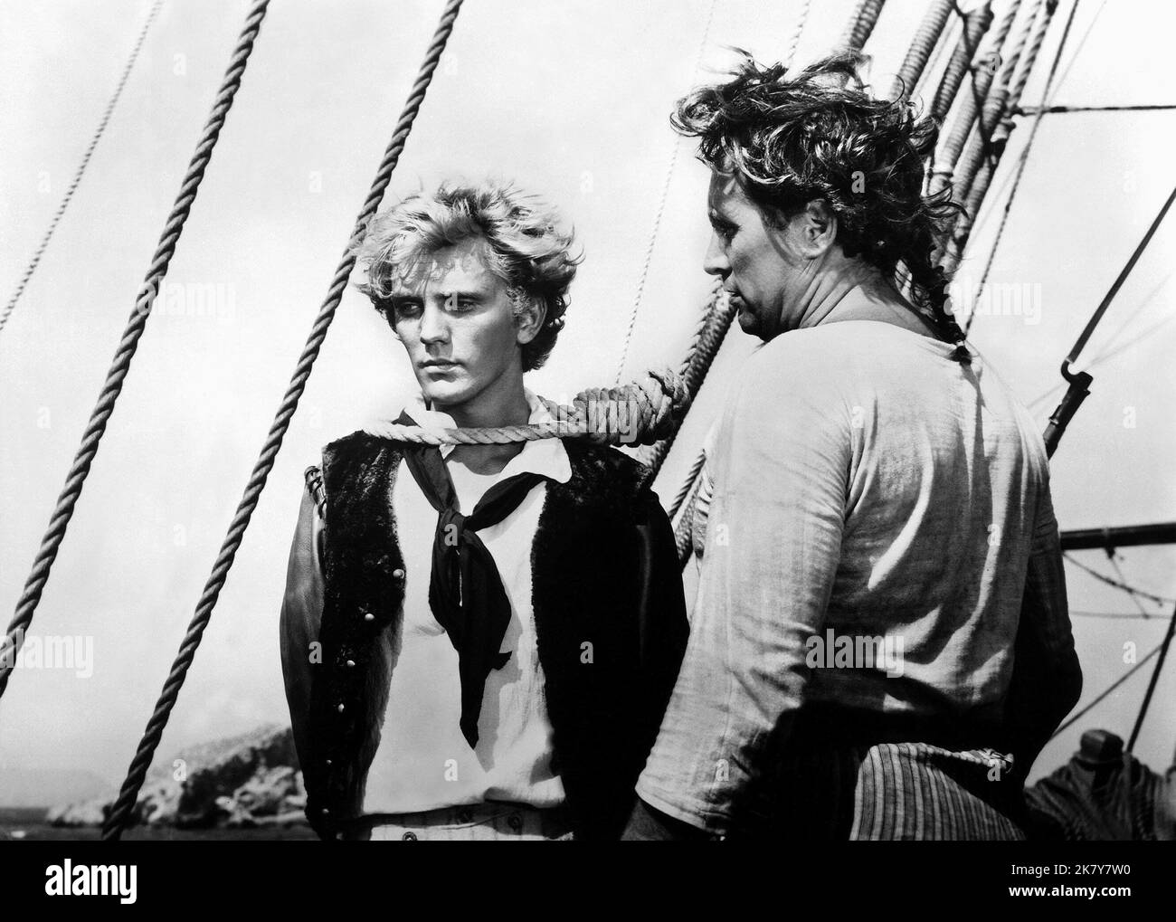 Terence Stamp film: Billy Budd (1962) personnages: Billy Budd - Marchand réalisateur: Peter Ustinov 12 novembre 1962 **AVERTISSEMENT** cette photographie est à usage éditorial exclusif et est le droit d'auteur des ARTISTES ALLIÉS et/ou du photographe assigné par la Société de film ou de production et ne peut être reproduite que par des publications dans le cadre de la promotion du film ci-dessus. Un crédit obligatoire pour LES ARTISTES ALLIÉS est requis. Le photographe doit également être crédité lorsqu'il est connu. Aucune utilisation commerciale ne peut être accordée sans l'autorisation écrite de la Société du film. Banque D'Images