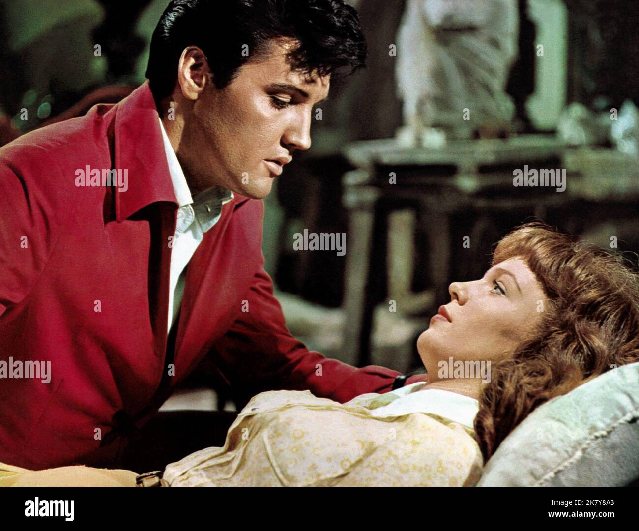 Film Elvis Presley & Annette Day : Double trouble (USA 1967) personnages : Guy Lambert & Jill Conway Directeur : Norman Taurog 05 avril 1967 **AVERTISSEMENT** cette photographie est destinée à un usage éditorial exclusif et est protégée par les droits d'auteur de MGM et/ou du photographe attribué par la Société de film ou de production et ne peut être reproduite que par des publications dans le cadre de la promotion du film ci-dessus. Un crédit obligatoire pour MGM est requis. Le photographe doit également être crédité lorsqu'il est connu. Aucune utilisation commerciale ne peut être accordée sans l'autorisation écrite de la Société du film. Banque D'Images