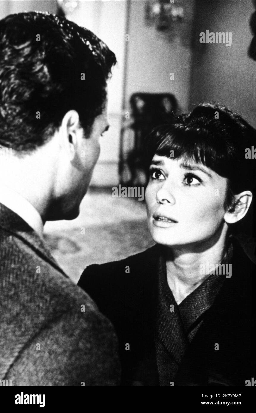 James Garner & Audrey Hepburn film: The ChildreN'S Hour; The Loudest Whisper (USA 1961) personnages: Dr. Joe Cardin, Karen Wright / Literaturverfilmung (basé sur le jeu de Lillian Hellman) Directeur: William Wyler 19 décembre 1961 **AVERTISSEMENT** cette photographie est à usage éditorial exclusif et est protégée par les droits d'auteur de MIRISCH CORPORATION et/ou du photographe assigné par la Société de film ou de production et ne peut être reproduite que par des publications dans le cadre de la promotion du film ci-dessus. Un crédit obligatoire pour LA MIRISCH CORPORATION est requis. Le photographe doit également être crédité de W Banque D'Images