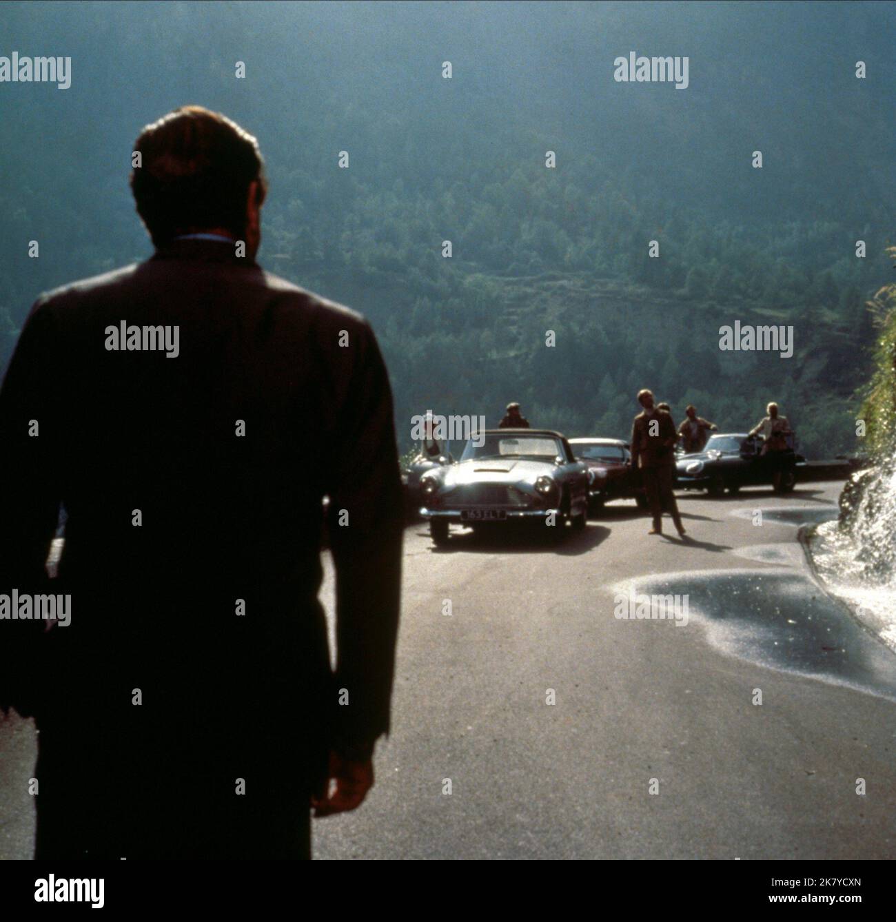 Cars on Mountain Road Scene film The Italian Job (UK 1969) réalisateur : Peter Collinson 02 juin 1969 **AVERTISSEMENT** cette photographie est réservée à un usage éditorial et est la propriété de PARAMOUNT et/ou du photographe désigné par le film ou la société de production et ne peut être reproduite que par des publications en liaison avec la promotion du film ci-dessus. Un crédit obligatoire à PARAMOUNT est requis. Le photographe doit également être crédité lorsqu'il est connu. Aucune utilisation commerciale ne peut être accordée sans autorisation écrite de The film Company. Banque D'Images