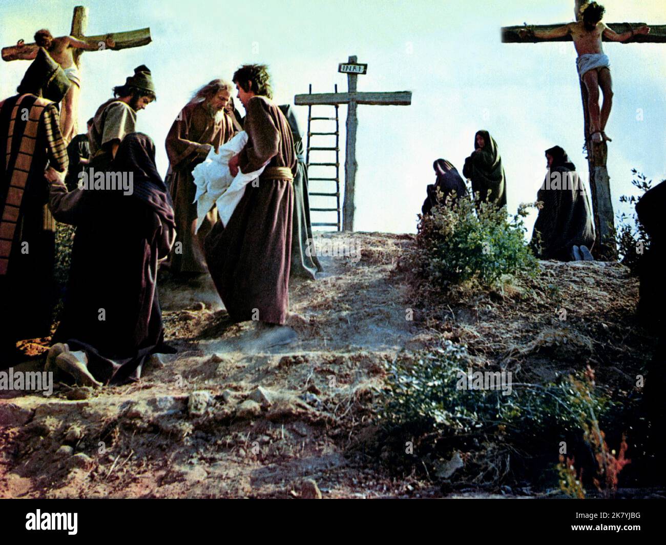 Crucifixion Scene film Barabbas (1962) réalisateur : Richard Fleischer 21 septembre 1962 **AVERTISSEMENT** cette photographie est à usage éditorial exclusif et est la propriété de COLUMBIA et/ou du photographe désigné par The film or production Company et ne peut être reproduite que par des publications en liaison avec la promotion du film ci-dessus. Un crédit obligatoire à COLUMBIA est requis. Le photographe doit également être crédité lorsqu'il est connu. Aucune utilisation commerciale ne peut être accordée sans autorisation écrite de The film Company. Banque D'Images