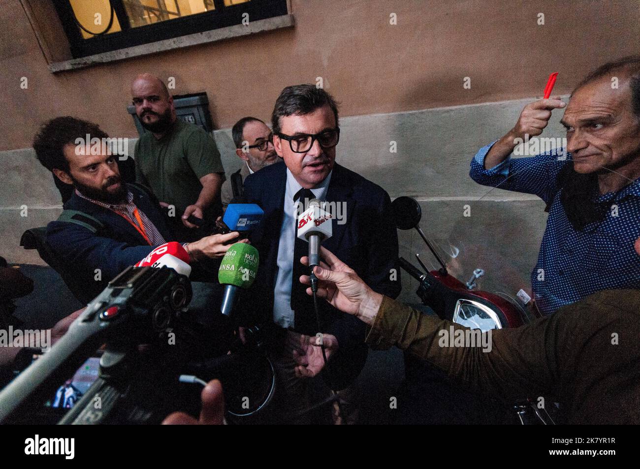 Rome, Italie, Italie. 18th octobre 2022. ROME, ITALIE - 18 OCTOBRE 2022 : le député Carlo Calenda et secrétaire du Groupe d'action fait des déclarations à la presse le 18 octobre 2022 à Rome, Italie. (Credit image: © Andrea Ronchini/Pacific Press via ZUMA Press Wire) Banque D'Images
