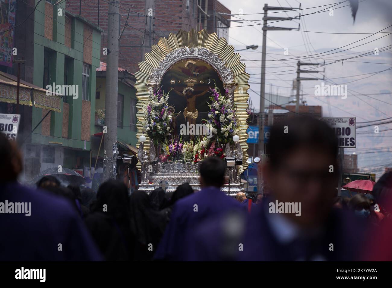 Procession du 'Señor de los Milagros' à Huancayo, Pérou. Banque D'Images