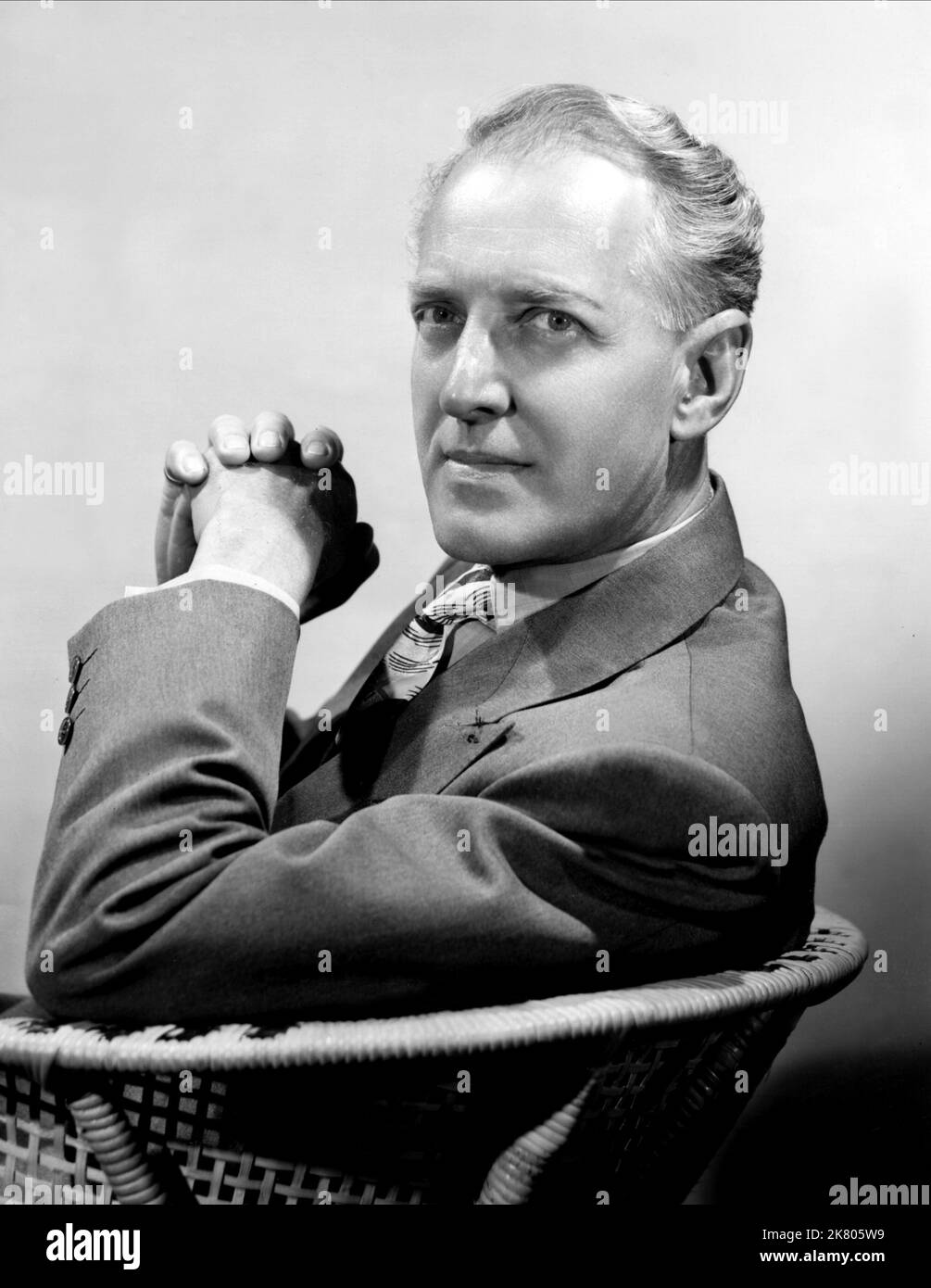 Otto Kruger Television : Lux Video Theatre (1958) 17 septembre 1953 **AVERTISSEMENT** cette photographie est réservée à un usage éditorial et est protégée par les droits d'auteur de la Société cinématographique et/ou du photographe désigné par la Société cinématographique ou la Société de production et ne peut être reproduite que par des publications dans le cadre de la promotion du film ci-dessus. Un crédit obligatoire à The film Company est requis. Le photographe doit également être crédité lorsqu'il est connu. Aucune utilisation commerciale ne peut être accordée sans autorisation écrite de The film Company. Banque D'Images