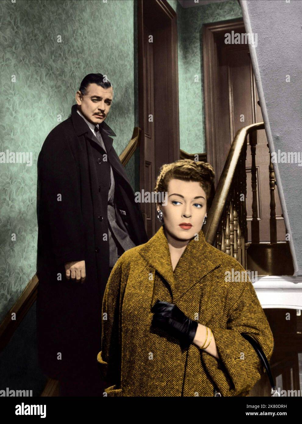 Clark Gable & Lana Turner film Betrayed (1954) personnages : Col. Pieter Deventer, Carla Van Oven réalisateur : Gottfried Reinhardt 07 septembre 1954 **AVERTISSEMENT** cette photographie est réservée à un usage éditorial et est la propriété de MGM et/ou du photographe assigné par le film ou la société de production et ne peut être reproduite que par des publications en liaison avec la promotion du film ci-dessus. Un crédit obligatoire à MGM est requis. Le photographe doit également être crédité lorsqu'il est connu. Aucune utilisation commerciale ne peut être accordée sans autorisation écrite de The film Company. Banque D'Images