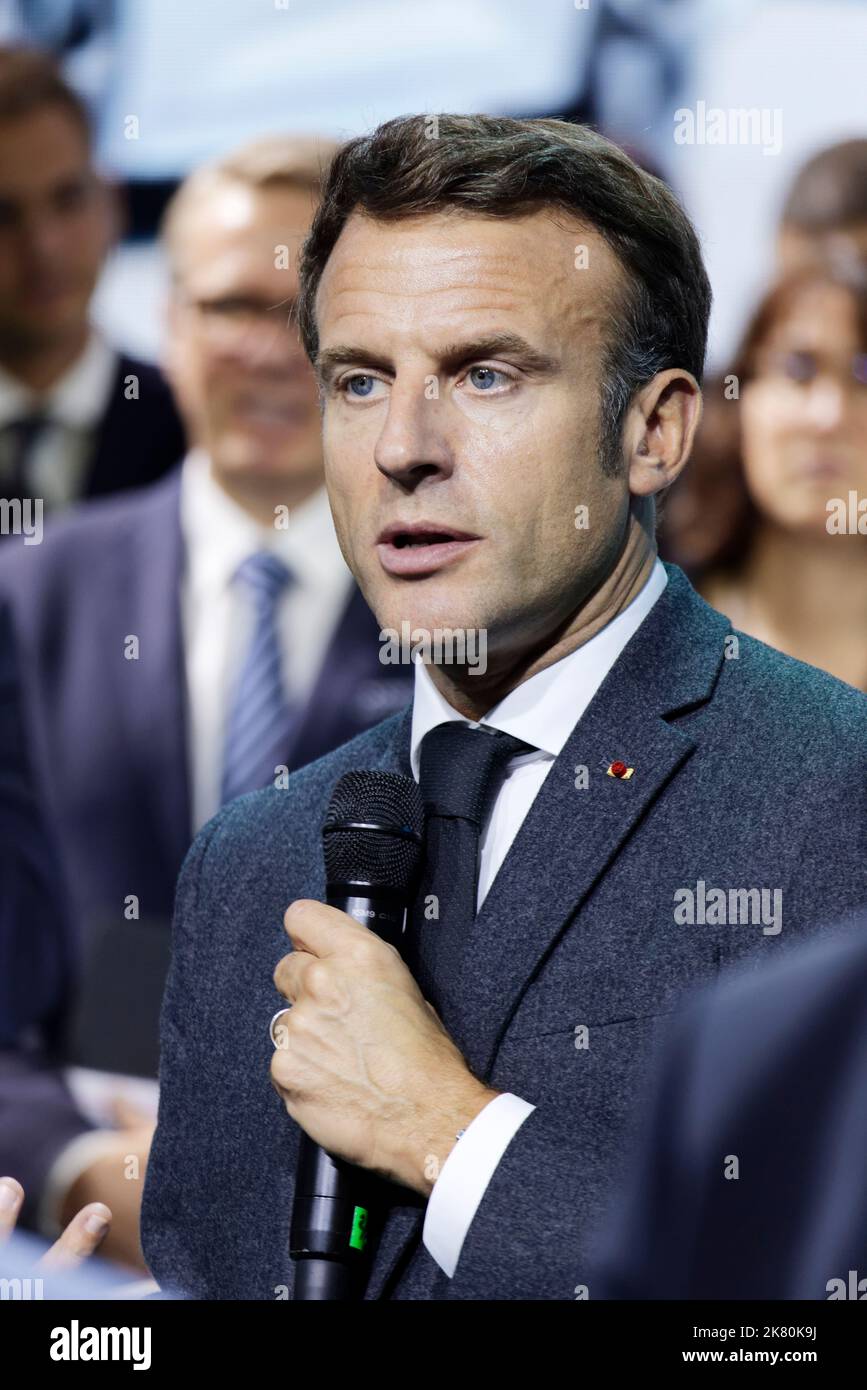 Paris, France. 17th octobre 2022. Le président français Emmanuel Macron s'exprime lors de l'édition 2022 du mondial Paris Motor Show à Paris, France. Banque D'Images