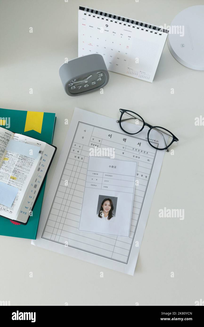 étudier à la maison, bureau d'étude configuration préparation d'un cv Photo  Stock - Alamy