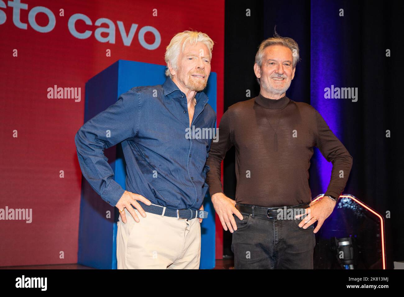 Milan, Italie. 18th octobre 2022. Sir Richard Branson et Tom Mockridge - PDG de Virgin Fiber en photo : Richard branson et Tom Mockridge crédit : Independent photo Agency/Alay Live News Banque D'Images