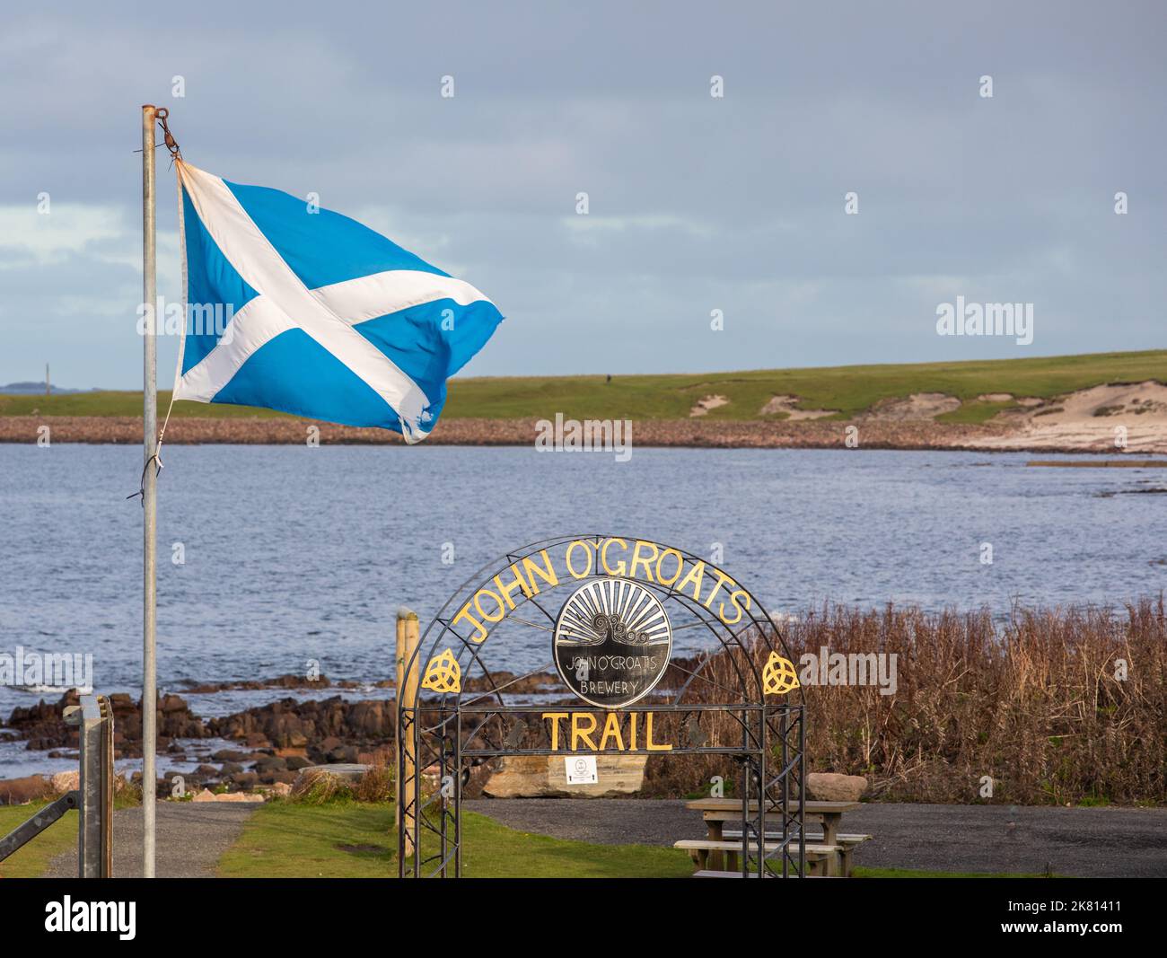 Le panneau pour le John O' Groats Trail à John O' Groats à Caithness, en Écosse du Nord Banque D'Images