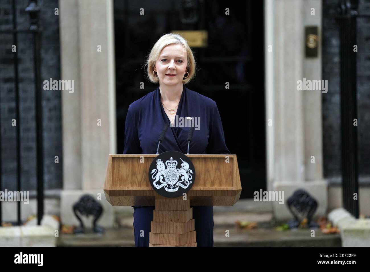 Le Premier ministre Liz Truss fait une déclaration à l'extérieur du 10 Downing Street, Londres, où elle a annoncé sa démission en tant que Premier ministre. Date de la photo: Jeudi 20 octobre 2022. Banque D'Images