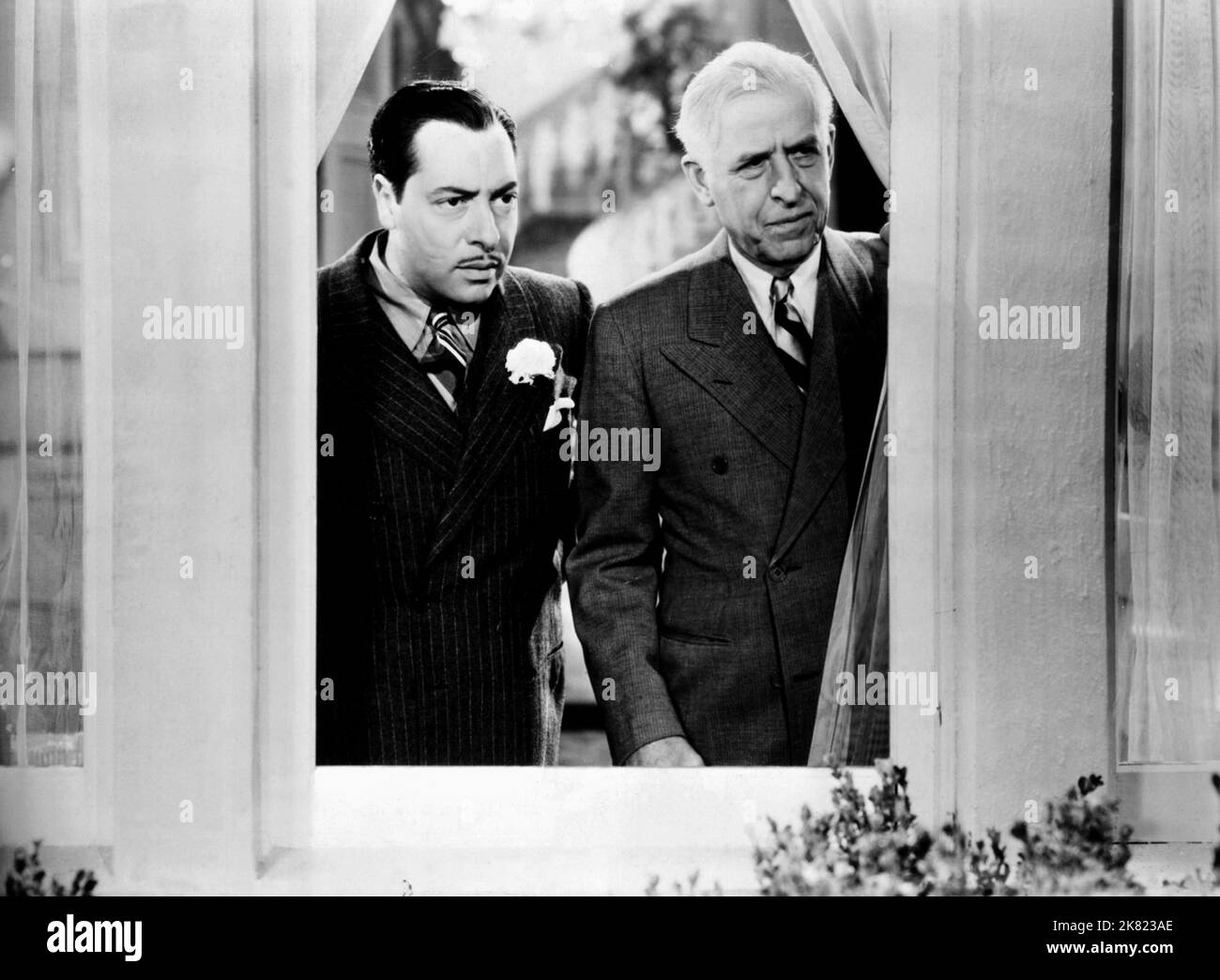 Harold Huber & Edward Ellis film Citadelle of crime ; A Man Betrayed (1948) réalisateur : John H. Auer 07 mars 1941 **AVERTISSEMENT** cette photographie est à usage éditorial exclusif et est la propriété de The film Company et/ou du photographe désigné par The film or production Company et ne peut être reproduite que par des publications en liaison avec la promotion du film ci-dessus. Un crédit obligatoire à The film Company est requis. Le photographe doit également être crédité lorsqu'il est connu. Aucune utilisation commerciale ne peut être accordée sans autorisation écrite de The film Company. Banque D'Images