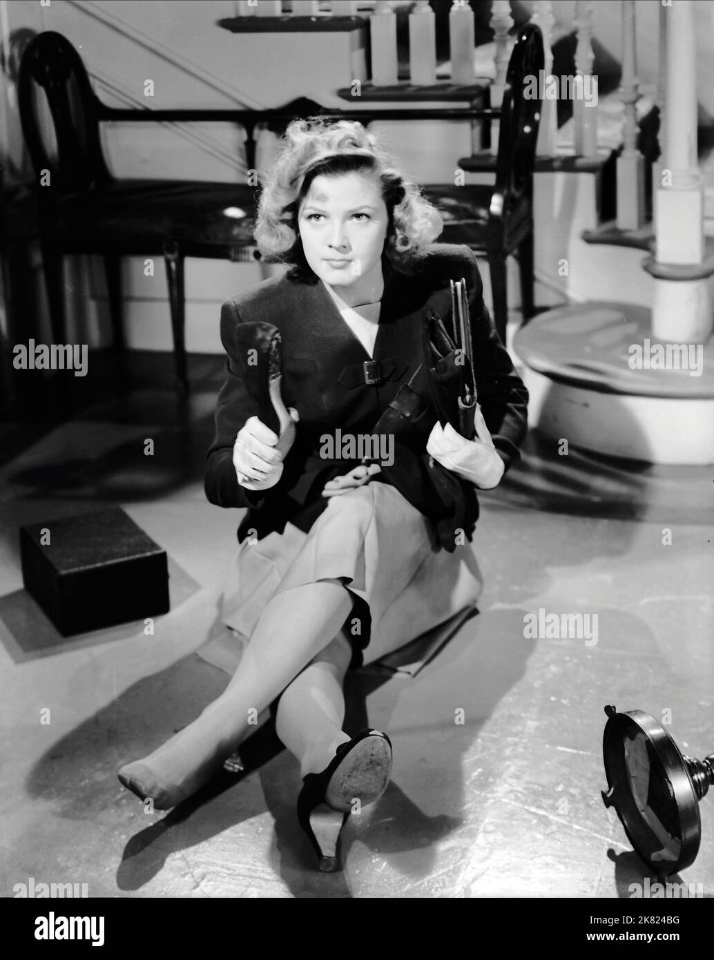 Jean Rogers film A Stranger in Town (1943) personnages : Lucy Gilbert réalisateur : Roy Rowland 01 avril 1943 **AVERTISSEMENT** cette photographie est à usage éditorial seulement et est la propriété de METRO et/ou du photographe désigné par la société de production et ne peut être reproduite que par des publications en liaison avec la promotion du film ci-dessus. Un crédit obligatoire pour METRO est requis. Le photographe doit également être crédité lorsqu'il est connu. Aucune utilisation commerciale ne peut être accordée sans autorisation écrite de The film Company. Banque D'Images