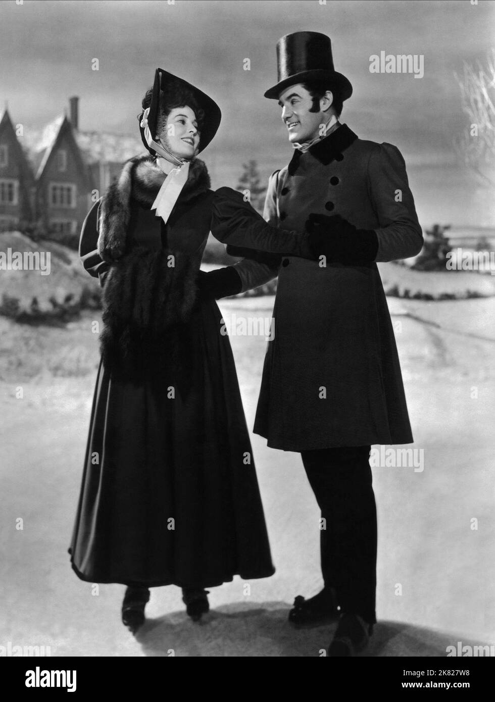 Valérie Hobson & Torin Thatcher film: Great Expectations (UK 1946) personnages: Estella, Bentley Drummle Directeur: David Lean 26 décembre 1946 **AVERTISSEMENT** cette photographie est à usage éditorial exclusif et est le copyright de CINEGUILD et/ou le photographe assigné par la Société de film ou de production et ne peut être reproduite que par des publications dans le cadre de la promotion du film ci-dessus. Un crédit obligatoire pour CINEGUILD est requis. Le photographe doit également être crédité lorsqu'il est connu. Aucune utilisation commerciale ne peut être accordée sans l'autorisation écrite de la Société du film. Banque D'Images