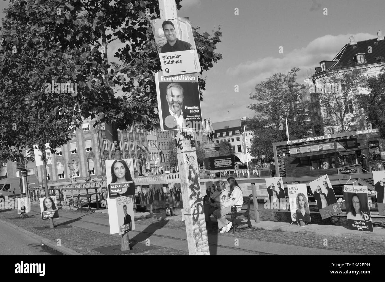 Copenahgen /Danemark/20 octobre 2022/cartes de campagne électorale parlementaire de divers partis politiques dans la capitale danoise. (Photo. Francis Dean/Dean photos.) Banque D'Images