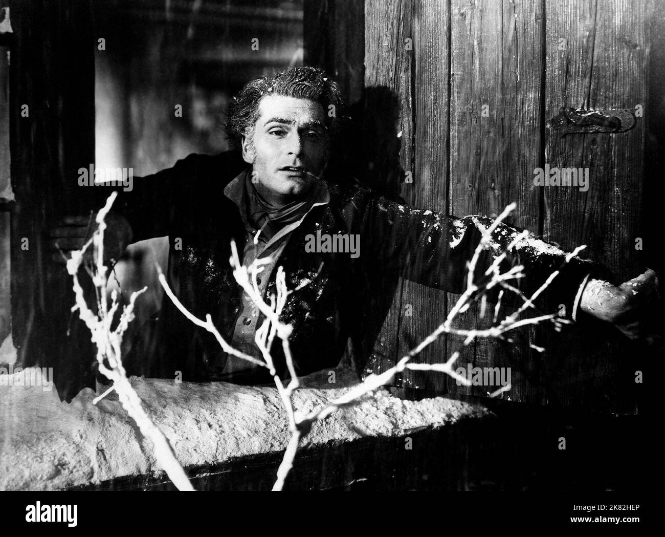 Laurence Olivier film Wuthering Heights (1936) personnages : Heathcliff 01 mai 1939 **AVERTISSEMENT** cette photographie est réservée à un usage éditorial et est protégée par LES droits d'auteur de UNITED ARTISTS et/ou du photographe désigné par le film ou la Société de production et ne peut être reproduite que par des publications en liaison avec la promotion du film ci-dessus. Un crédit obligatoire pour UNITED ARTISTS est requis. Le photographe doit également être crédité lorsqu'il est connu. Aucune utilisation commerciale ne peut être accordée sans autorisation écrite de The film Company. Banque D'Images