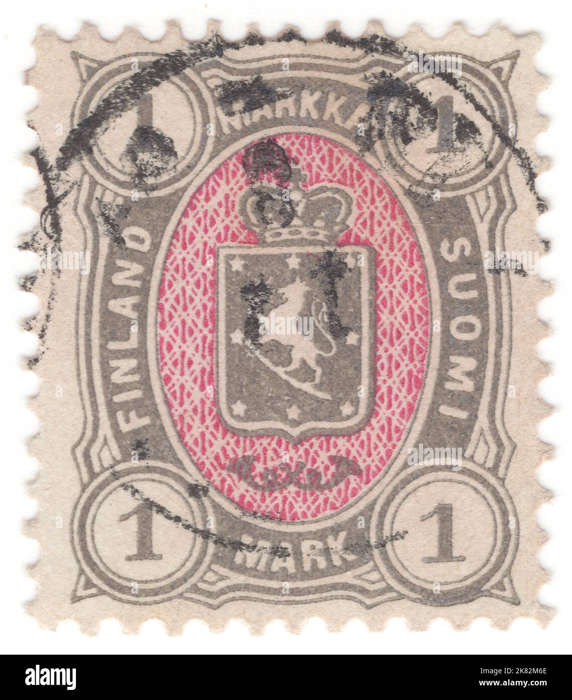 FINLANDE - 1885 : timbre-poste gris à 1 marques et rose représentant des armoiries et des cornes de poteau dans un cadre ovale Banque D'Images