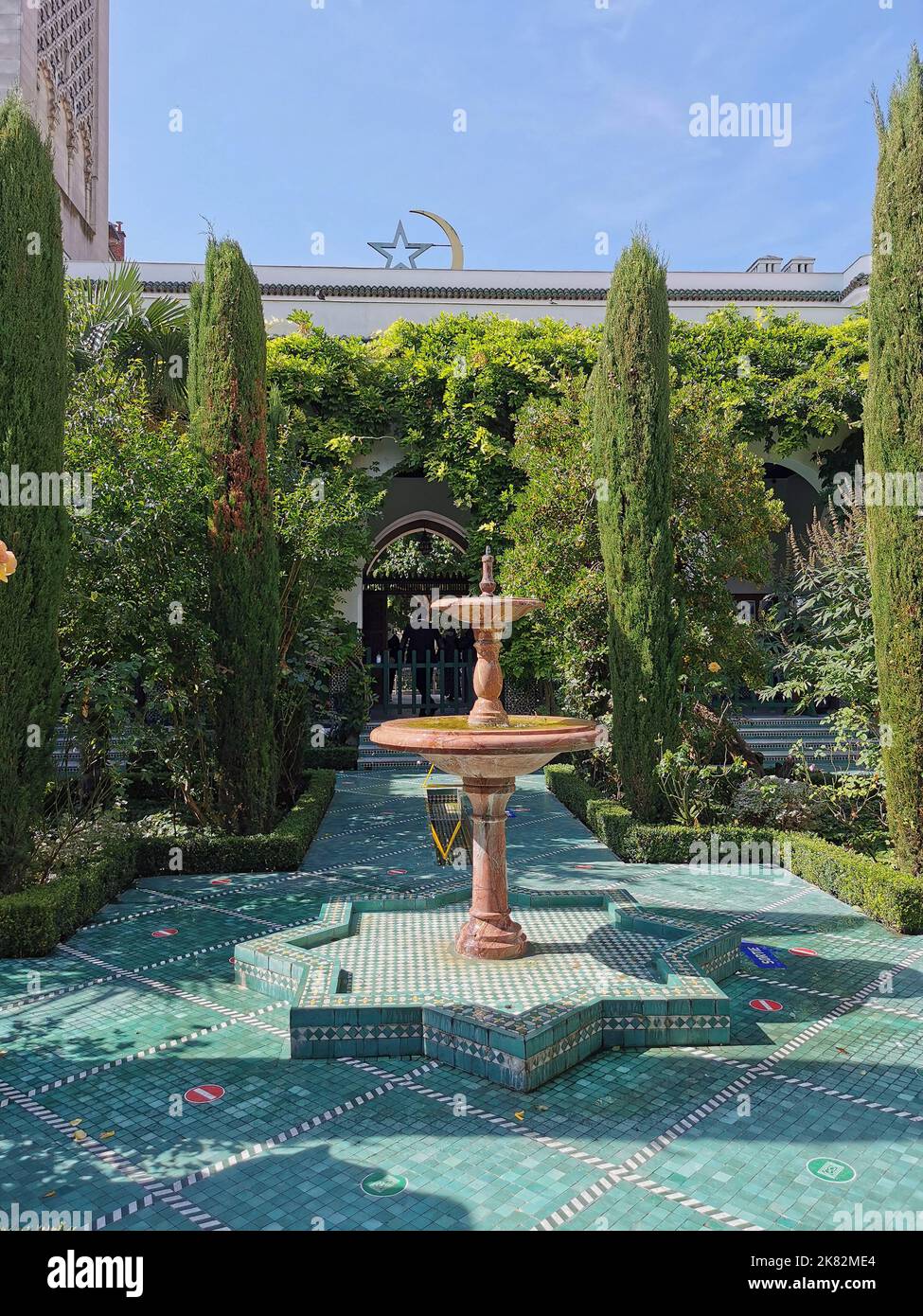 France, Paris, la Grande Mosquée de Paris, la Grande Mosquee de Paris, également connue sous le nom de Grande Mosquée de Paris ou simplement la Mosquée de Paris, se trouve dans Banque D'Images